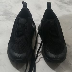 Girls Nike air max 270